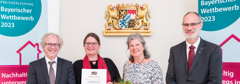 V.l.n.r.: Abteilungsleiter Dr. Maximilian Wohlgschaft, Kita Leitung Hanna Segnitz von Schmalfelden, Hauswirtschaftsleitung Silvia Popp, Evangelischer Zweckverband Würzburg: Joachim Laupenmühlen