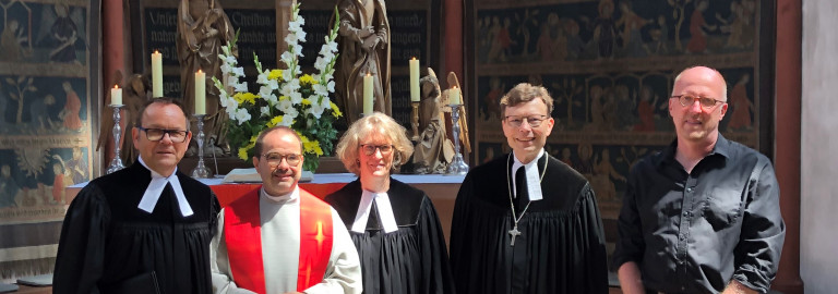 V.l.n.r.  Pfr. Peter Fuchs, Diakon Dirk Rothmann, Pfarrerin Tanja Vincent, Dekan Dr. Wenrich Slenczka, Vertrauensmann Dr. Olaf Kühl-Freudenstein