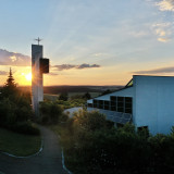 Philippuskirche im Abendlicht